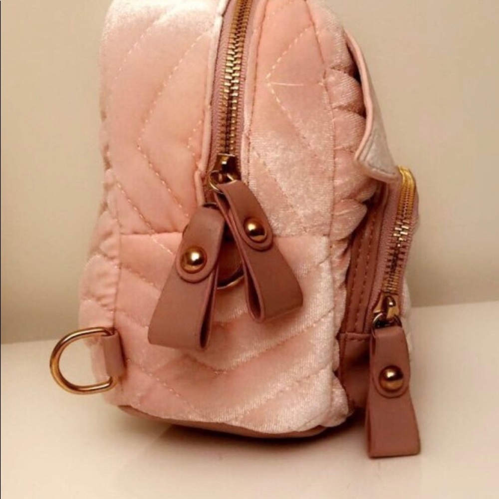 🎒😍😍Mini Backpack 🎒 - Picture 5 of 8